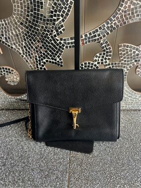 ⭐️Burberry Black Leather Crossbody Bag with Gold Hardware